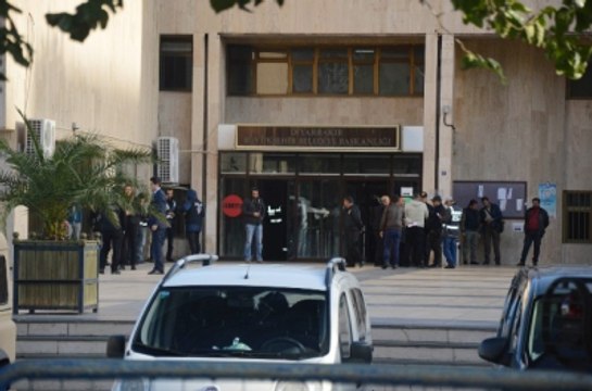 Diyarbakır Büyükşehir Belediyesi'ne Atanan Kayyum Görevine Başladı