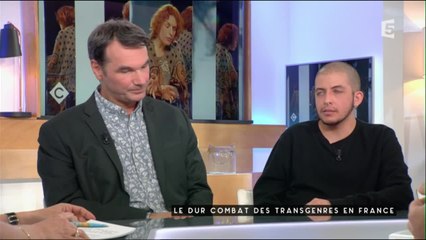 Le dur combat des transgenres en France - C à vous - 01/11/2016