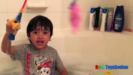 Eggs Surprise Toys Challenge Fishing in Bath Tub Disney Cars Toys Lighting McQueen Ugglys