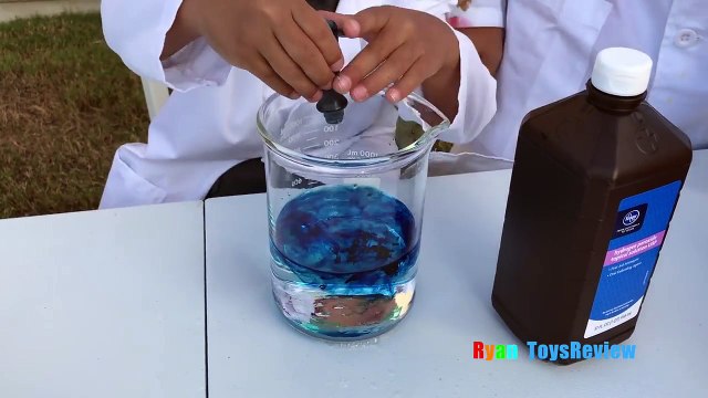 OOZING PUMPKIN Halloween Fun and Easy Science Experiments For Kids ep3