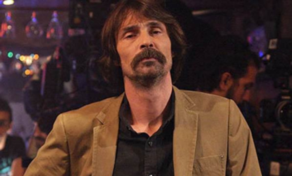 Erdal Beşikçioğlu 'Efsane' ile Ekranlara Geri Dönüyor