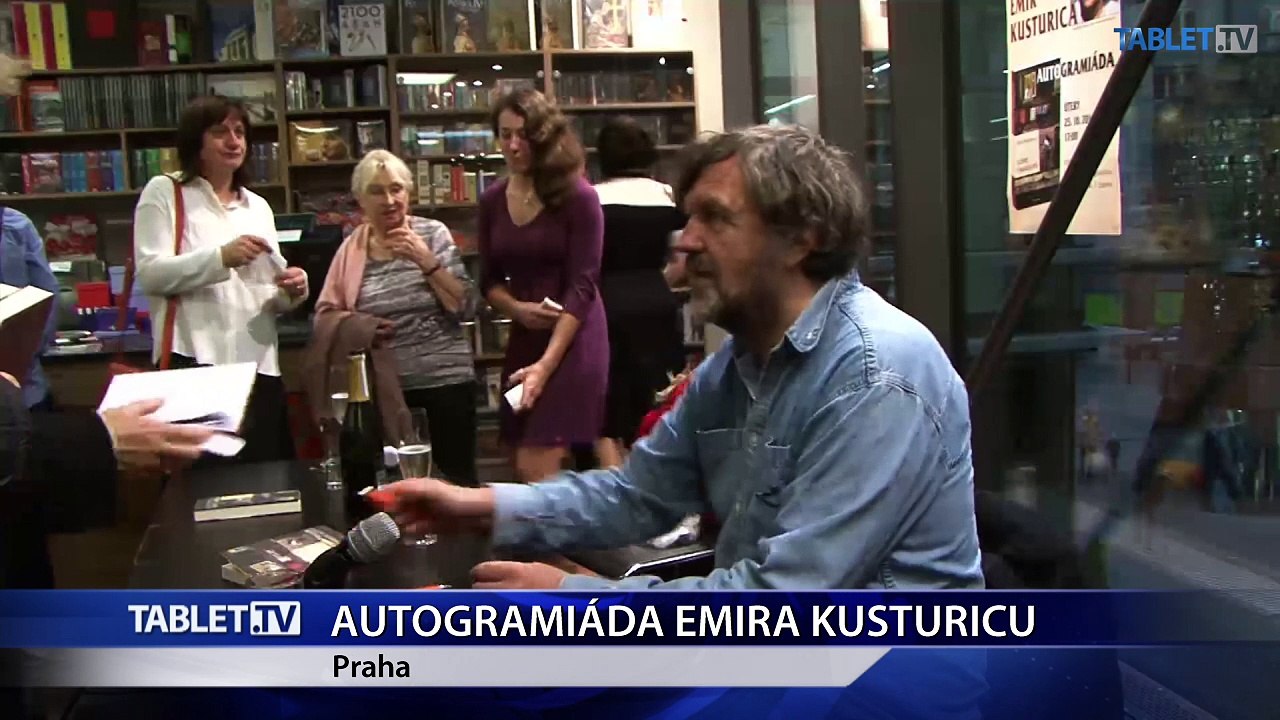 Kusturica vydal novú knihu, v Prahe usporiadal autogramiádu