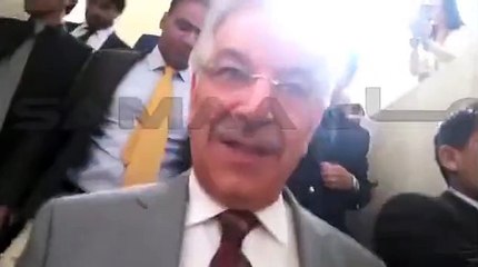 Leaked Video of Naeem Bukhari and Khawaja Asif in Supreme Court