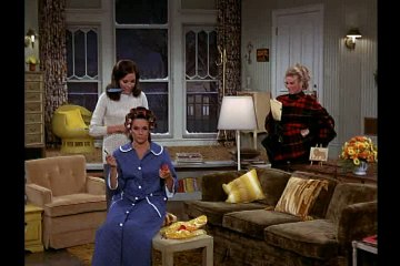 Mary Tyler Moore Show - 01x06 - Support Your Local Mother