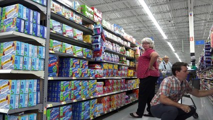 The Pooter - Farting at Walmart - People of Walmart