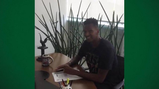 Jô assina com o Corinthians e manda recado para a torcida