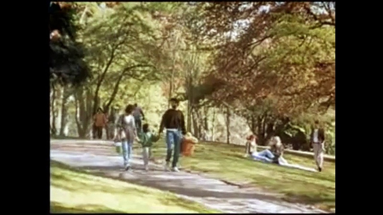 LA MAIN SUR LE BERCEAU - Bande-annonce, image size:1280x720