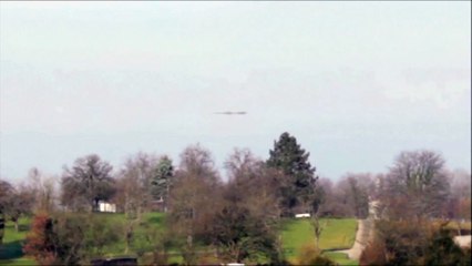 Cigar-shaped UFO over Mulhouse, France on 12 03 2013