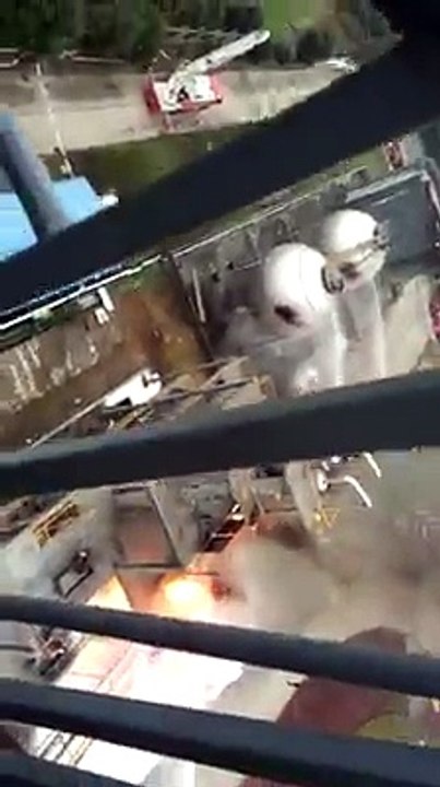 fuerte incendio y explosion se origina en planta gasifera