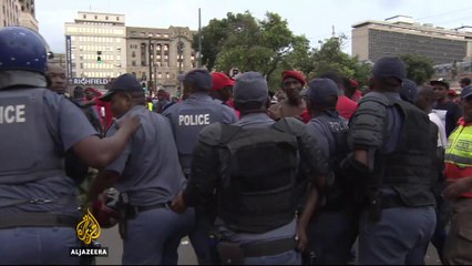 South Africa: Police and anti-Zuma protesters clash in Pretoria