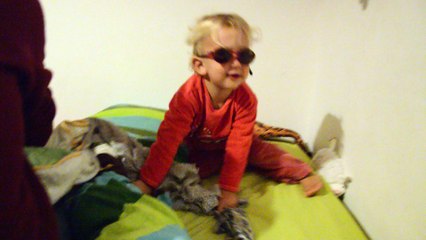 Nolann avec ses lunettes de soleil - Novembre 2016