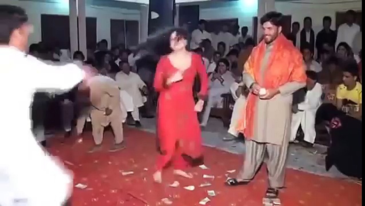 pashto new mast saaz with mas dance 2016