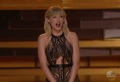 2016 CMA Awards -- Taylor Swift