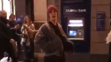 Justin Bieber Refuses to Take Snap with Fan at Tanning Salon