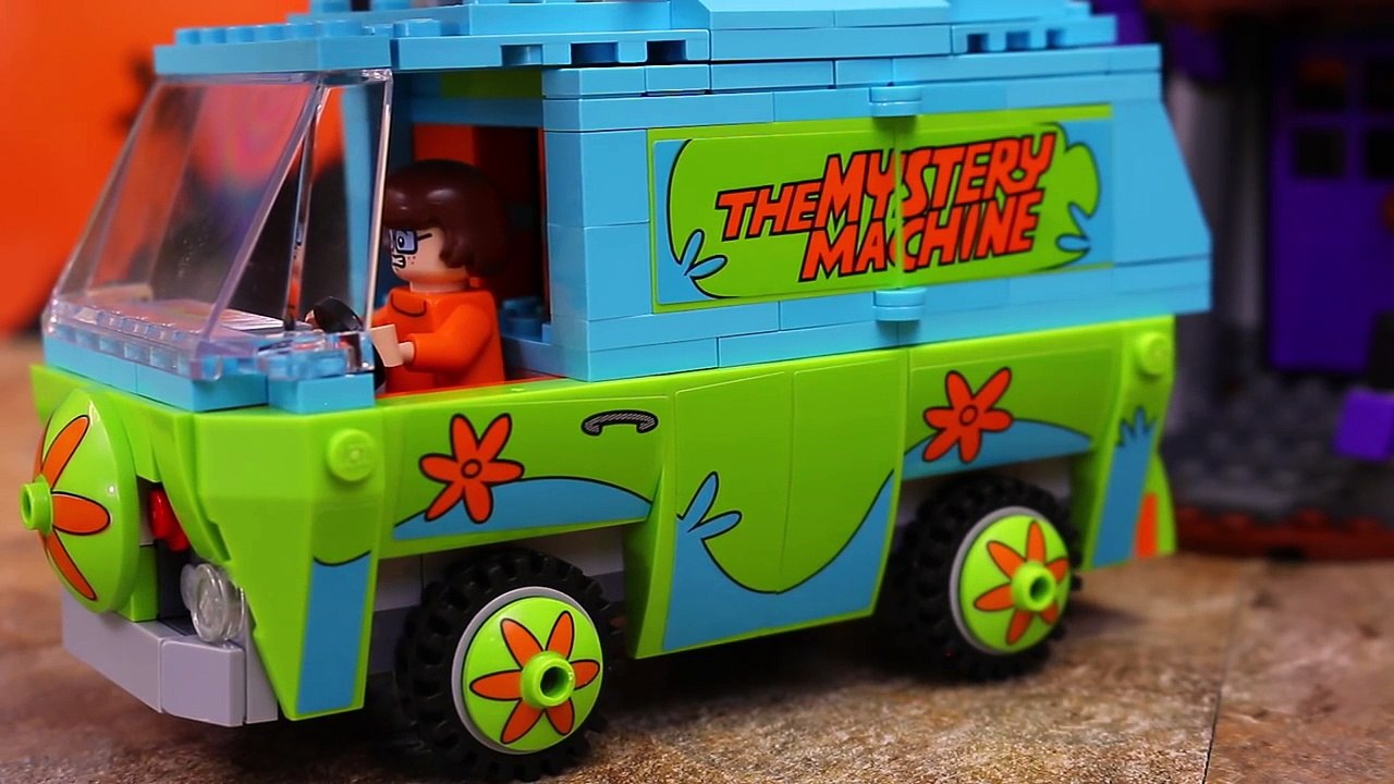 Scooby Doo Lego Mystery Mansion Finds Robin and Batman Legos with Shaggy Freddy Daphne and Velma-part2