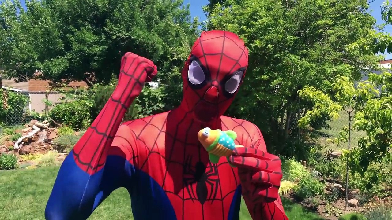 Frozen Elsa Bride & Anna Bride Wedding Fight / Spiderman Fun Superhero Movie In Real Life
