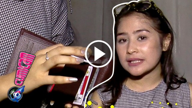 Di Dompet Prilly Ada Foto Pacar? - Cumicam 04 November 2016