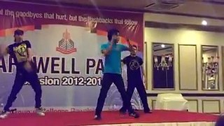 Punjab college boys break dance