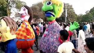 Amazing Dance on Roads of Lahore Pakistan