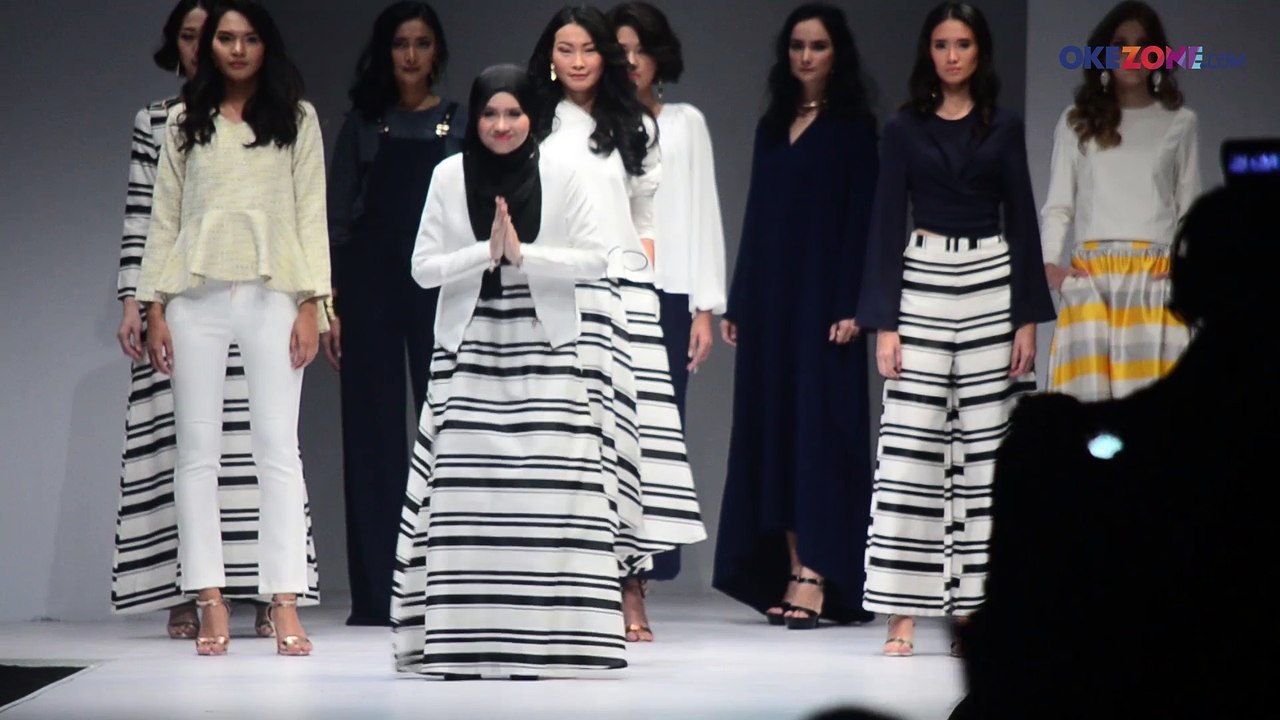 Perancang Indonesia dan Malaysia Berbagi Panggung di JFW 2017