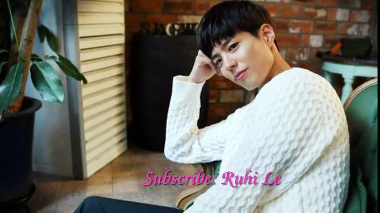 161026 Park Bo Gum ❤️ Kim Yoo Jung Got Caught Wearing Same Couple Shirt During Drama Media Interview