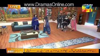 How is the Bump See What Sanam Jung Replied on Ayesha Omer's Question