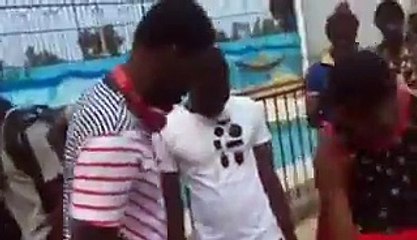 wally visite la collection de voiture de Sidiki Diabaté