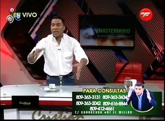 cristian casa blanca muestra papeles de residencia