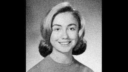 23 Looks That Define Hillary Clinton’s Style Evolution