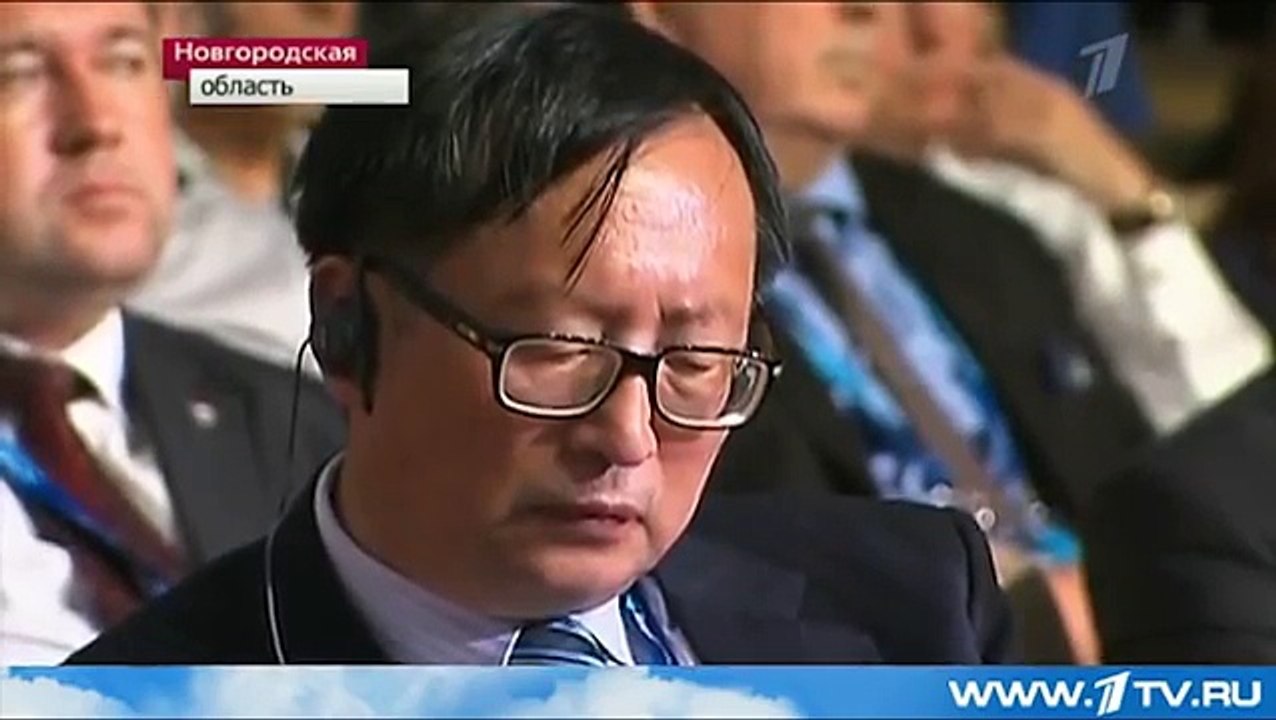 Путин ЖЖЕТ с премьером Франции. Нуу, молодец, надо признать ))