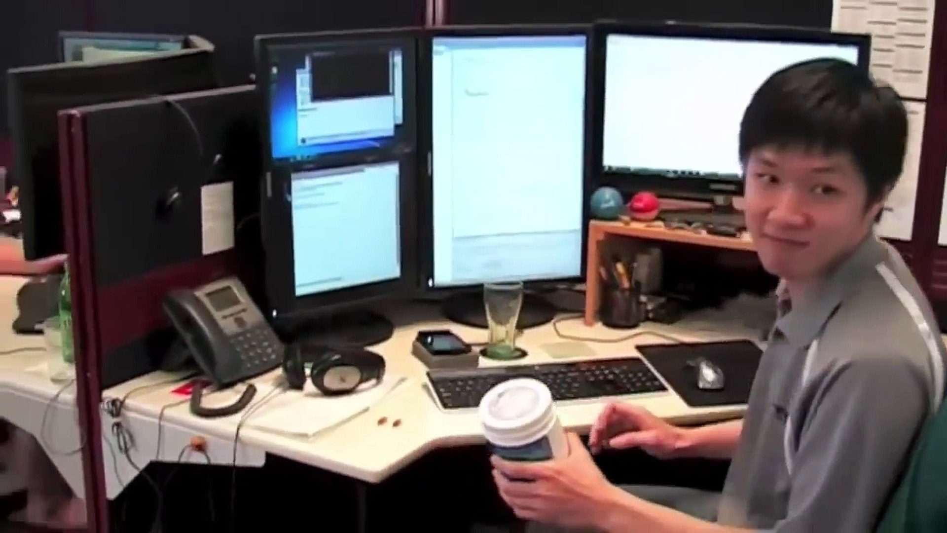 ⁣(Magic trick for dog) Confused Dog With Magic - Dog Head Shaking - Cute Dog Pictures