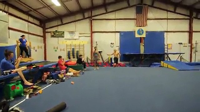 Il est le premier à réussir une quadruple vrille en gymnastique