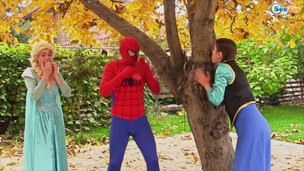 Frozen Elsa vs GUMMY TONGUE PRANK! w/ Spiderman vs Joker Superheroes IRL
