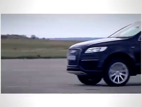 Audi Q7 V12 Presentation in Moscow Towing an airplane! =D