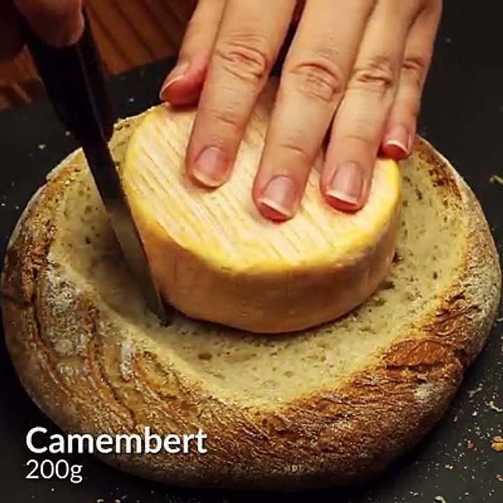 Fondue de camembert dans son pain : Un péché, une gourmandise, un pur délice !