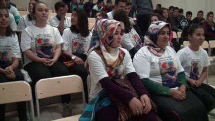 Öğrencilerden Şehit Asker Için Anma Programı