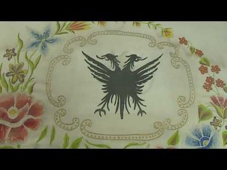 Koleksioni i rrallë kuqezi - Top Channel Albania - News - Lajme