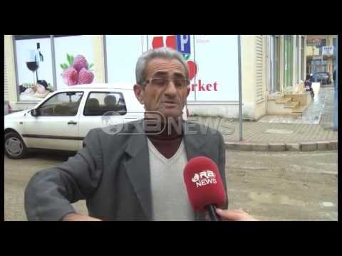 Ora News – Durrës, banorët: Ujërat e zeza kanë marrë rrugët