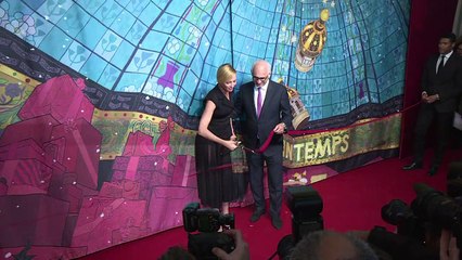 Uma Thurman inaugure les vitrines de Noël au Printemps Haussman