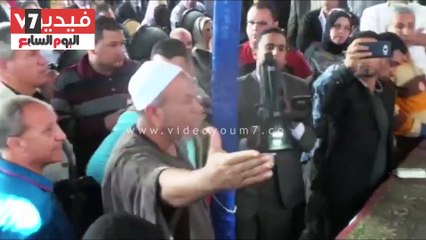 مواطن لمحافظ كفر الشيخ:"مش عايزين نأكل بس نعلم ولادنا علشان مايرحوش للبحر ونقول هجرة غير مشروعة"