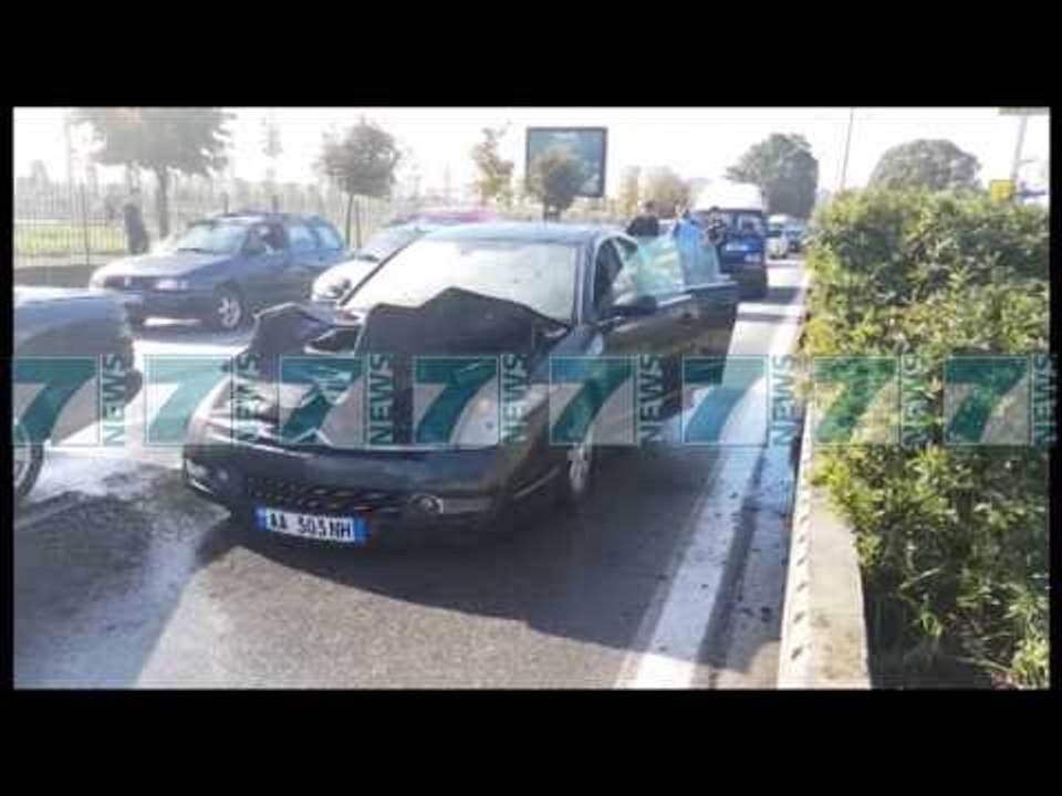 MAKINA MERR FLAKE NE ECJE NE QYTETIN E DURRESIT, SHPETON SHOFERI - News, Lajme - Kanali 10