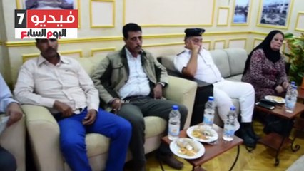 محافظ مطروح يكرم العاملين بمحو الأمية