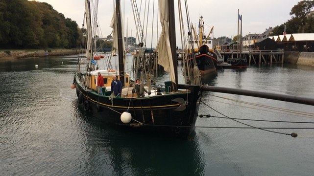 Le Corentin arrive au Port-Rhu