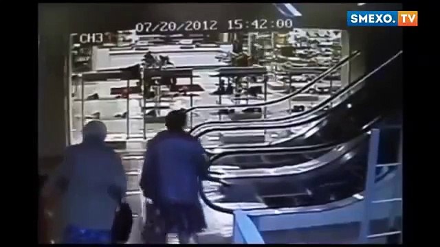 Бабули и эскалатор офигеть не встать ПРИКОЛ