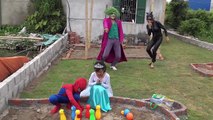 BURIED ALIVE Spiderman vs Frozen Elsa Baby Pink Spidergirl Joker Family Fun Superhero movie