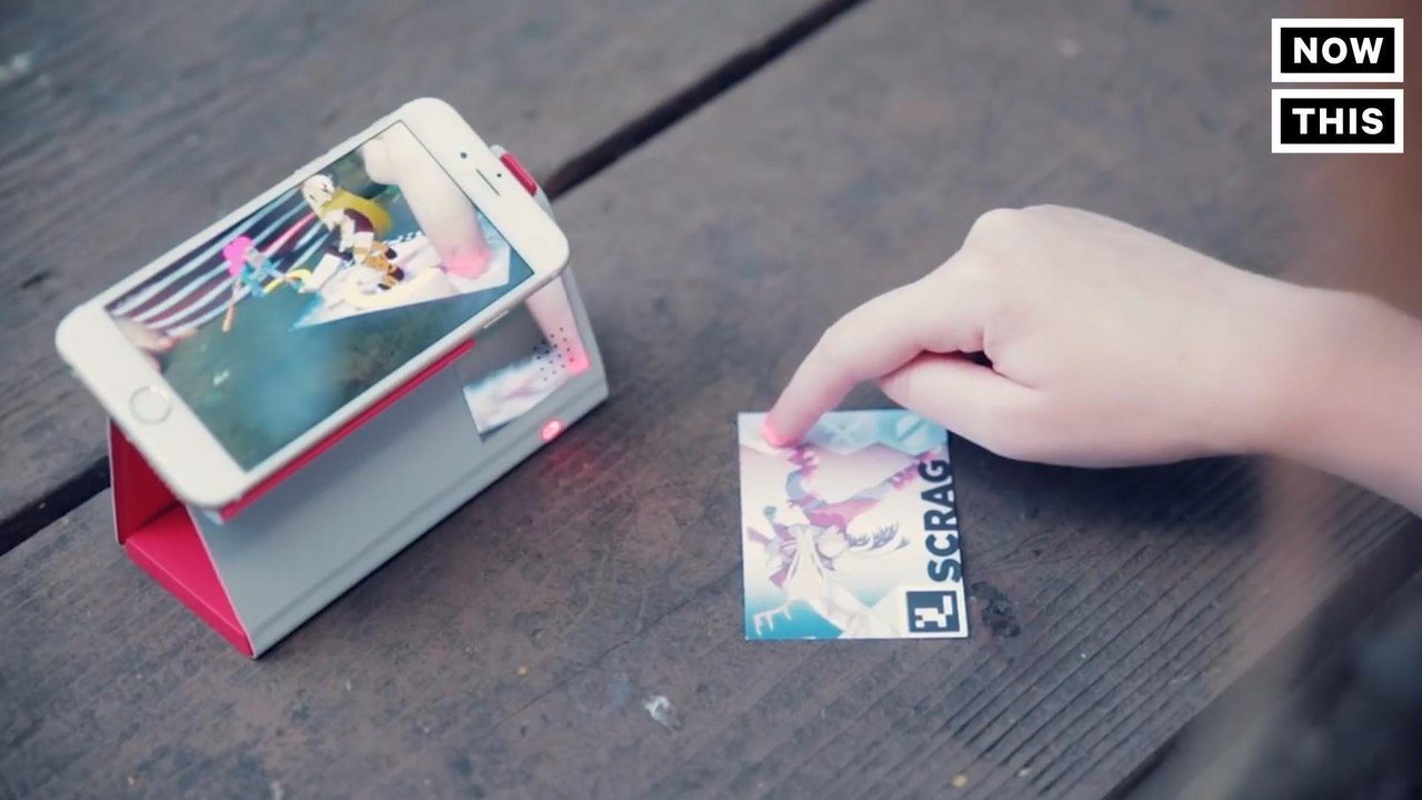 This Dock Turns Your Smartphone Into An Augmented Reality Hub