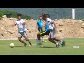 Renato Augusto, Paulinho e Gil treinam no CT do Fluminense, no Rio