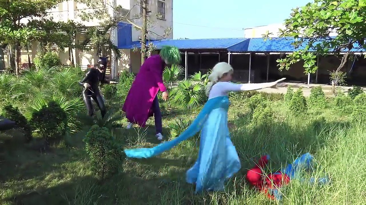 Crown running haha Spiderman vs Frozen Elsa, Joker pranks Funny Superheroes movie in real life