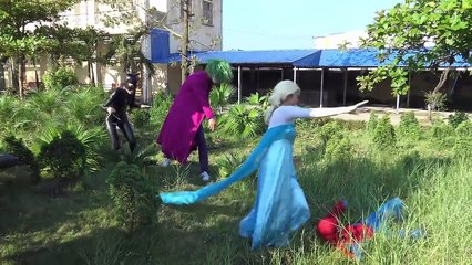 Crown running haha Spiderman vs Frozen Elsa, Joker pranks Funny Superheroes movie in real life