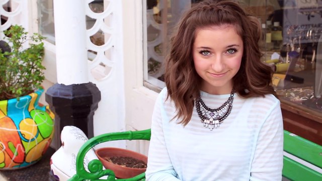 DIY - Portez vos cheveux détachés, sans avoir les cheveux dans votre visage avec cette superbe tresse!